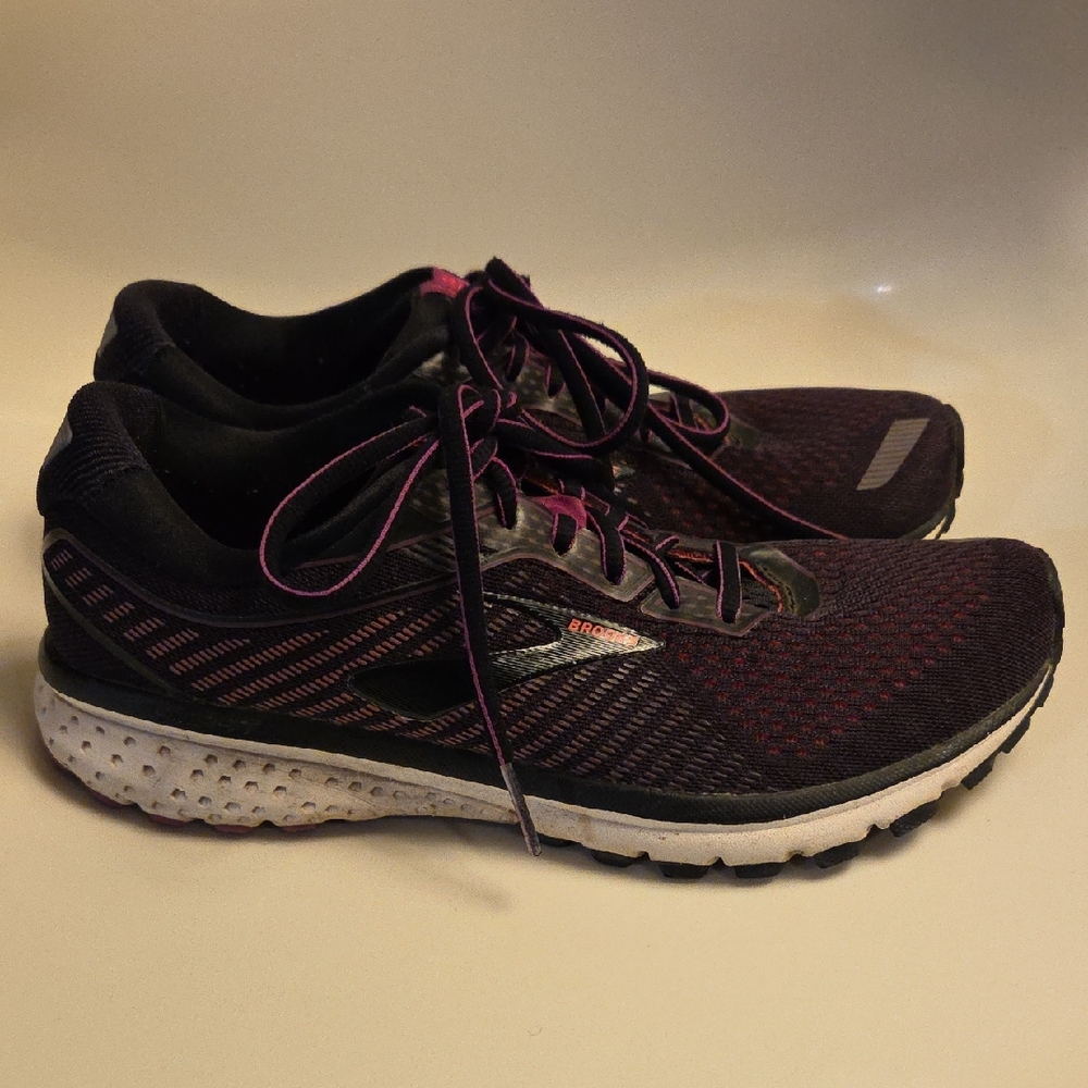 Brooks Women’s Ghost 12 Road Running Sneakers